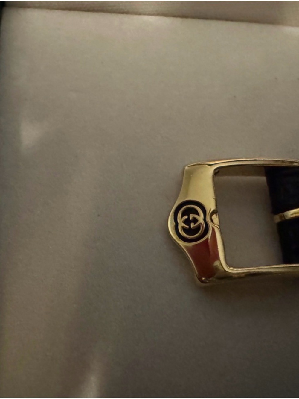 Gucci Black Dial Gold-Tone Women's Leather Strap Watch - Picture 5 of 6